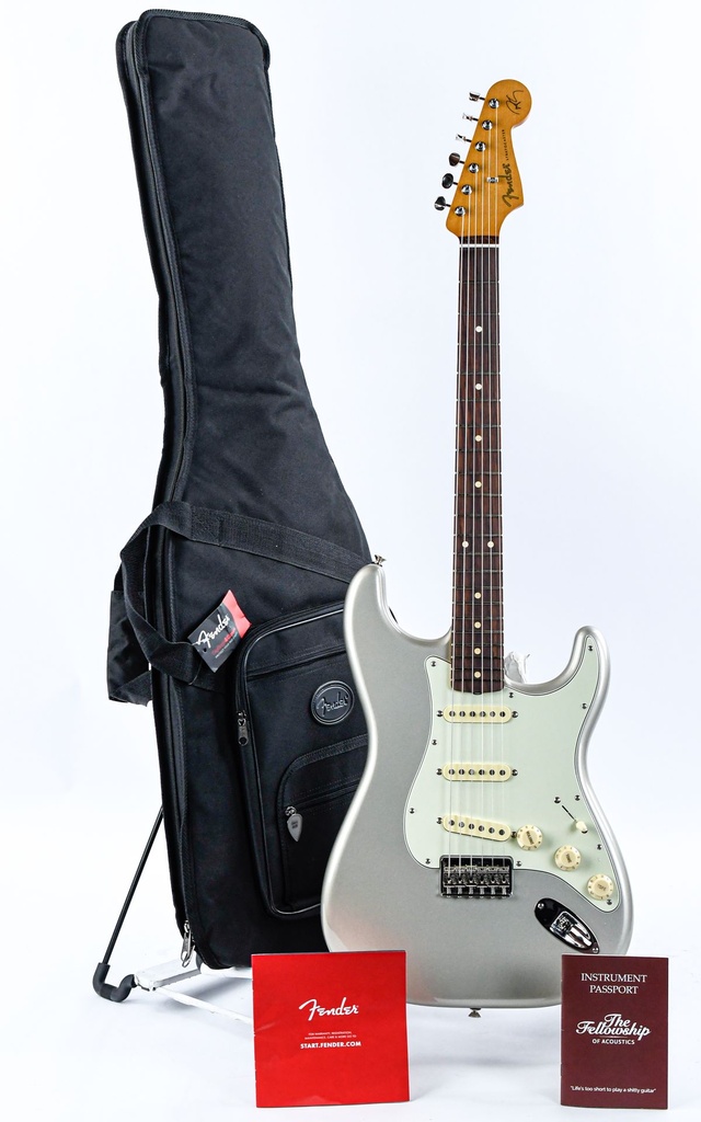 Fender Robert Cray Stratocaster Inca Silver | The Fellowship